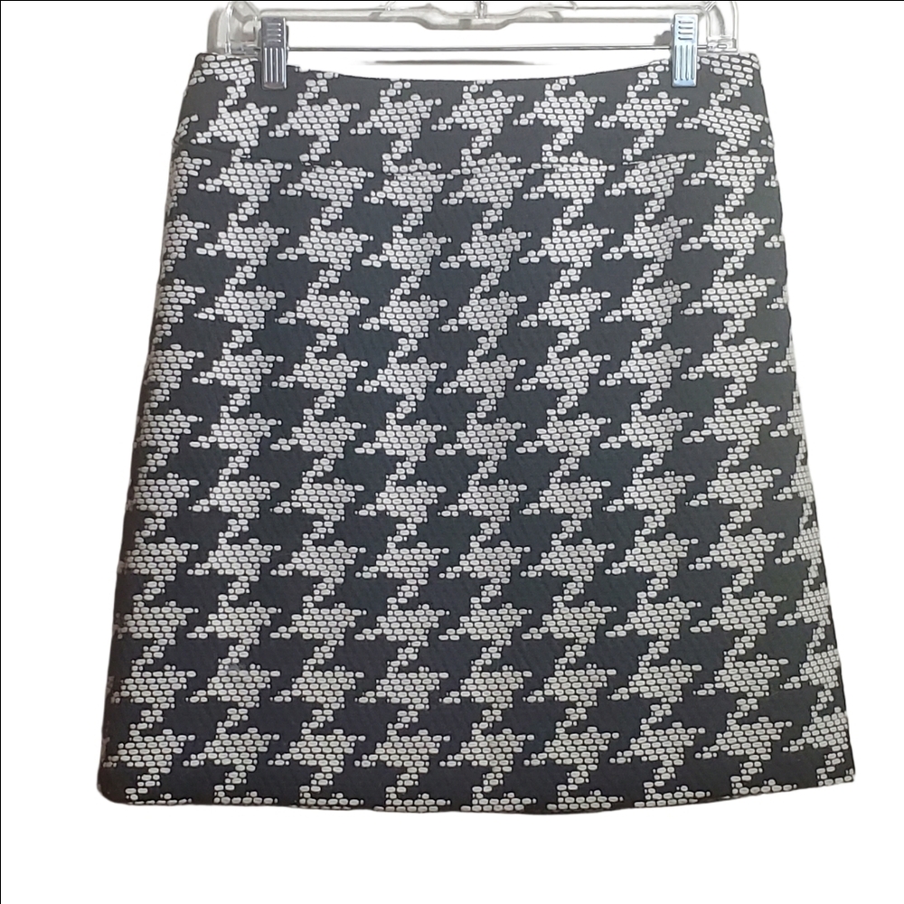 TALBOTS Black and White Large Houndstooth Print Mini Skirt Size 8 EUC